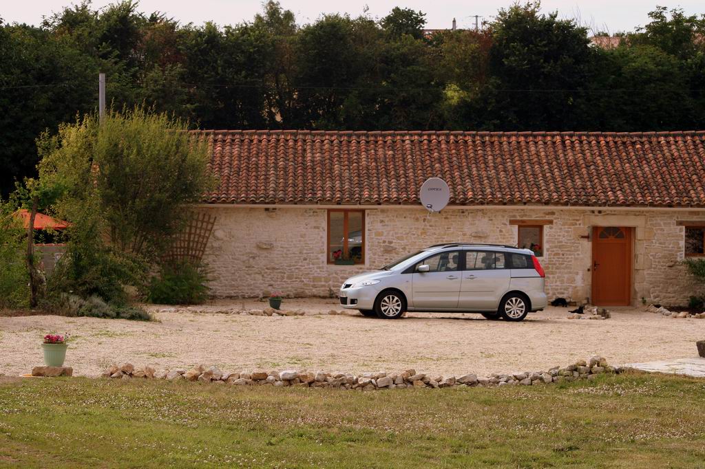 Large gite with pool in the vendee